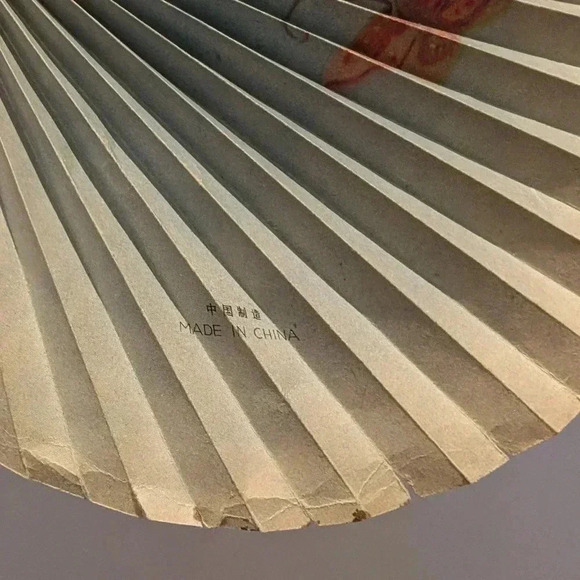 Vintage floral paper fan - Picture 7 of 9